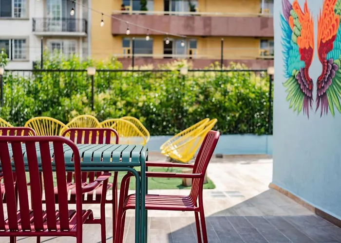 Large Group-friendly With Stunning Rooftop Сasa de vacaciones *