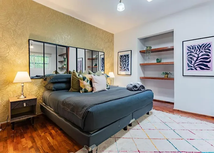 Large Group-friendly With Stunning Rooftop *