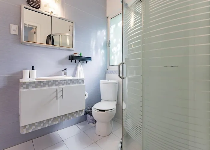 Large Group-friendly With Stunning Rooftop Сasa de vacaciones *