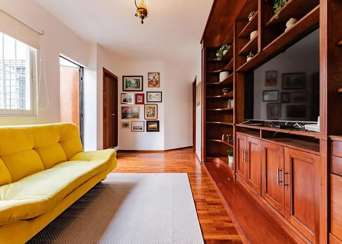 Large Group-friendly With Stunning Rooftop