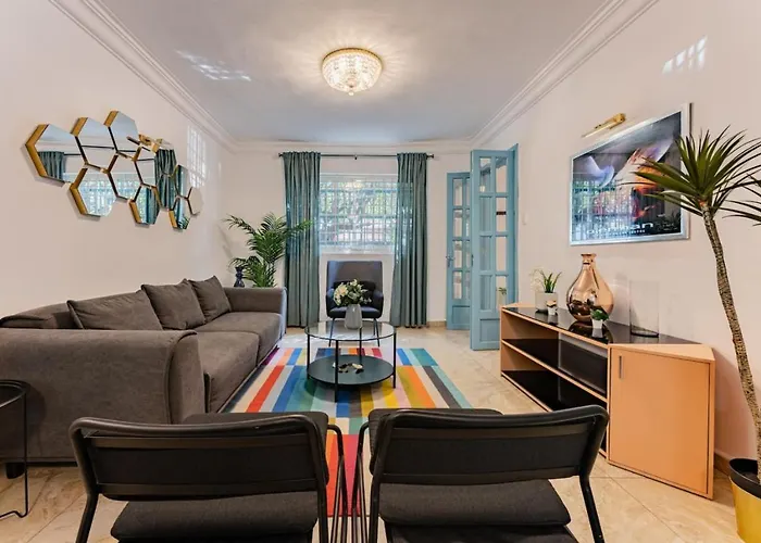 Large Group-friendly With Stunning Rooftop